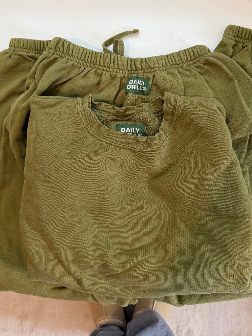 Daily Drills Classic Crewneck & Joggers - Olive SIZE XS/S